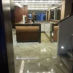 Aparthotel Lavinia & 3*