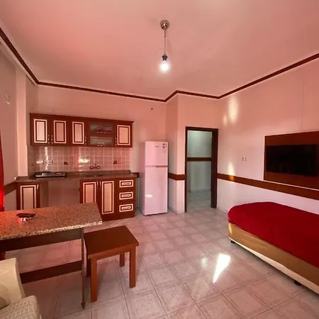 Lavinia & אלאניה