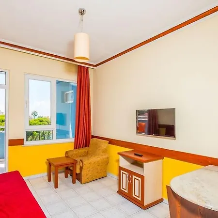 Lavinia & 3* אלאניה