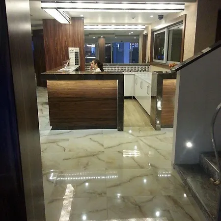 Apartmanhotel Lavinia & 3*