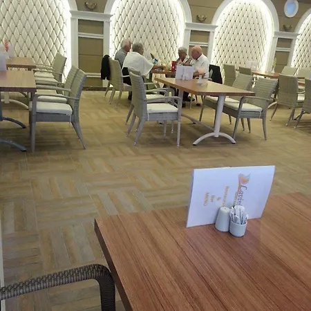 Lavinia & Apartmanhotel 3*