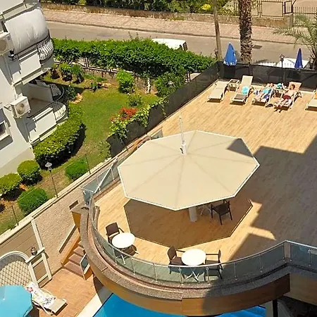 Lavinia & Apartmanhotel
