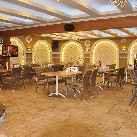 מלון דירות Lavinia & 3*