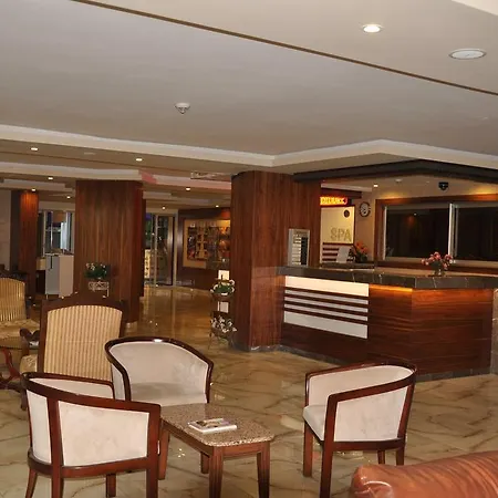 מלון דירות Lavinia & אלאניה