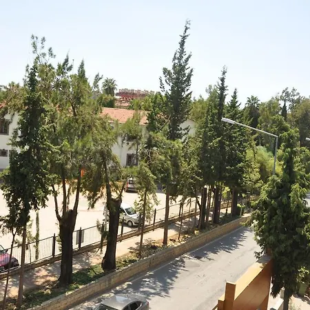 מלון דירות Lavinia & אלאניה