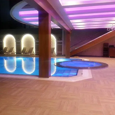 Lavinia & מלון דירות אלאניה