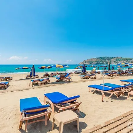 Lavinia & 3* אלאניה