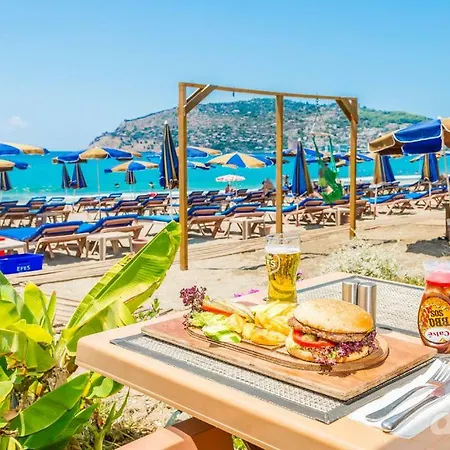 מלון דירות Lavinia &