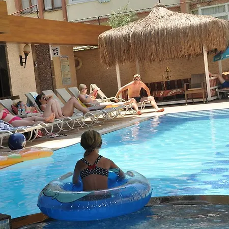 Lavinia & Alanya